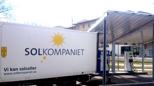 solcellorcarports (Carports – solcellstak för snabbare laddstationer)