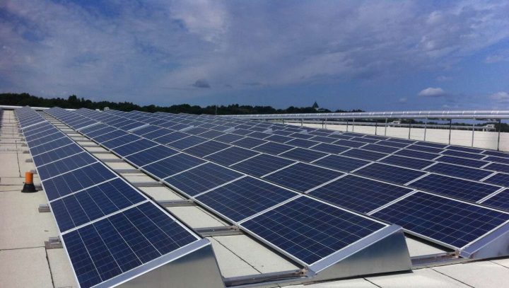 Solelanläggning på tak